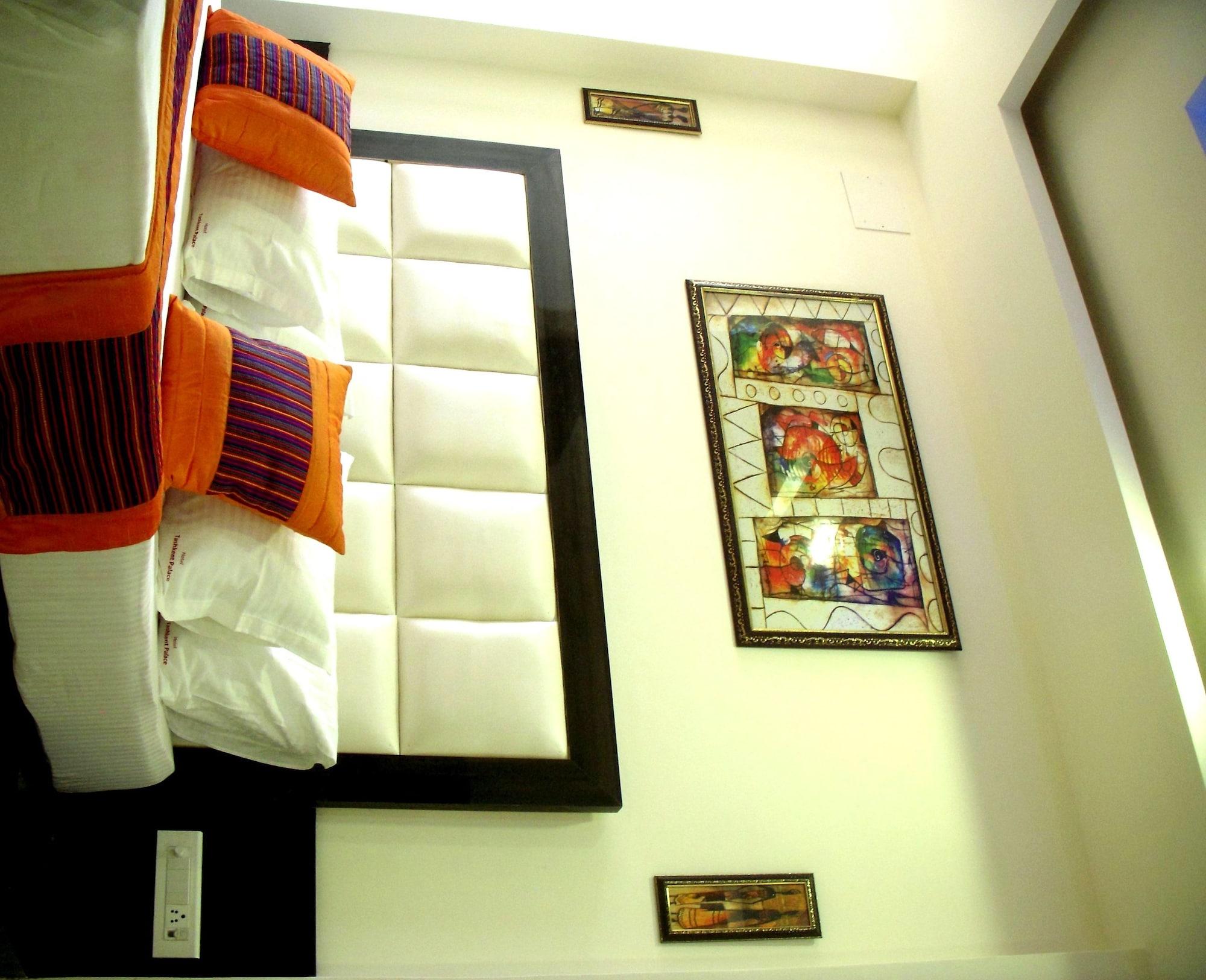 Hotel Tashkent Palace - New Delhi Railway Station - Paharganj Bagian luar foto